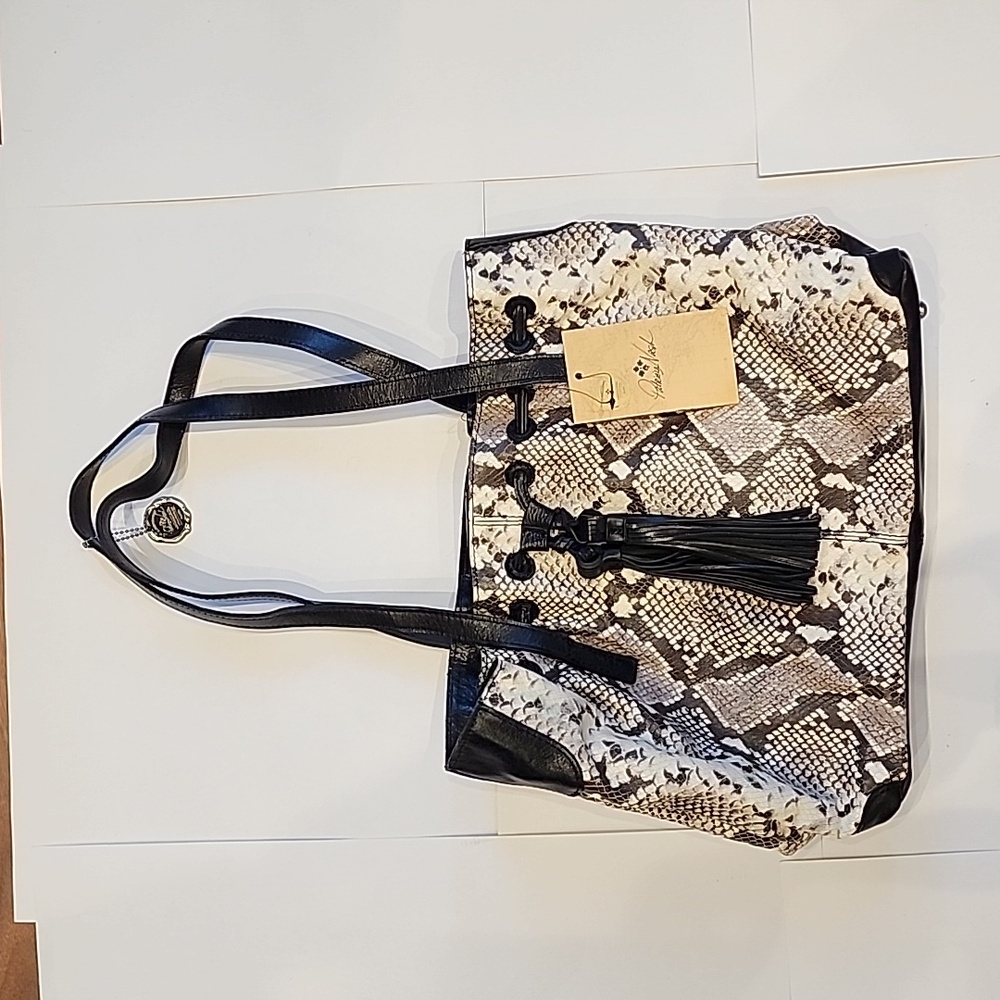 NWT Patricia Nash Leather Drawstring Witney Tote w/Dust Bag